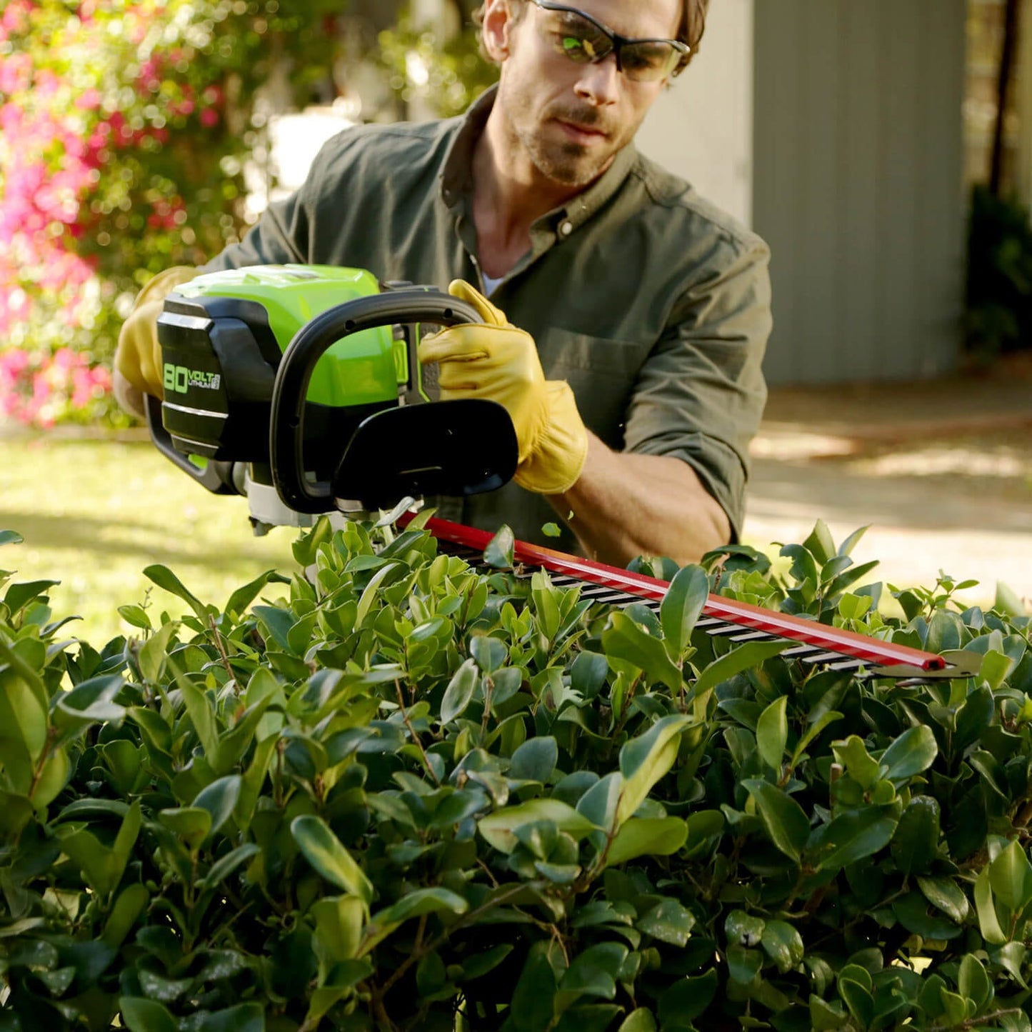 80V 26" Brushless Hedge Trimmer w/ 2.0Ah Battery & Charger