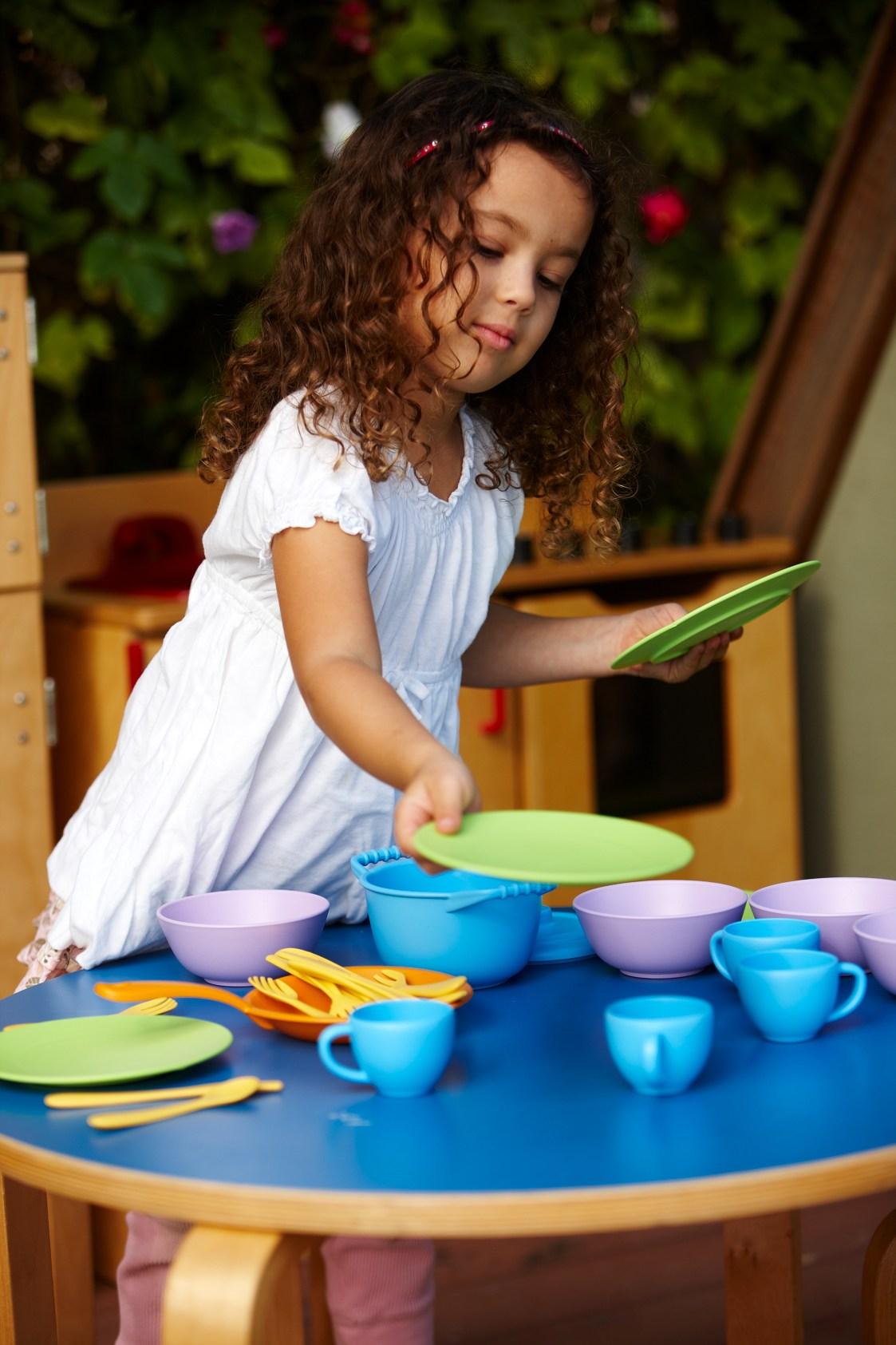 Cookware & Dining Set